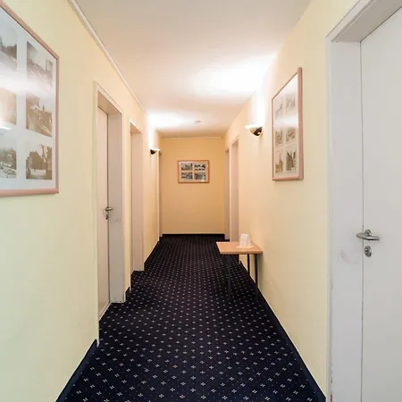 Szálloda Ulmer Muenster 2*